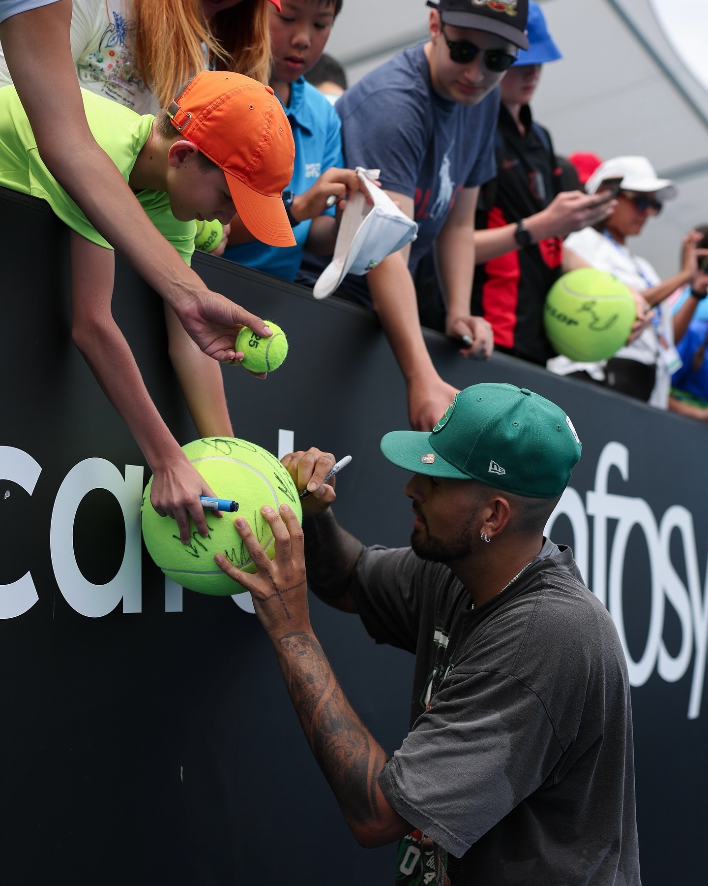 爱游戏网页版-西班牙网球队绝地反击德国网球队，克耶高斯惊艳世界