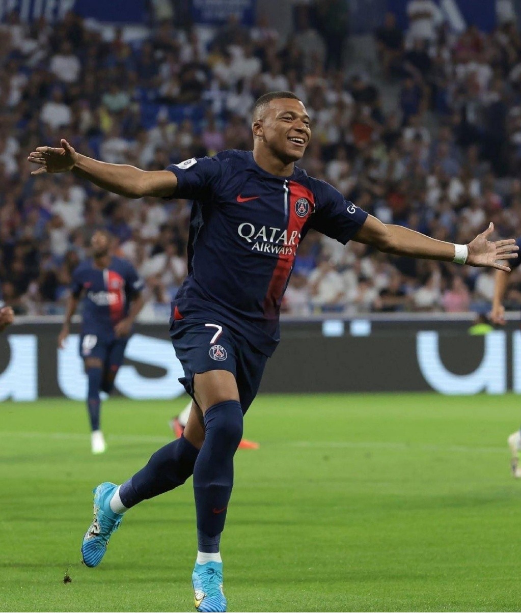 加拿大翻盘里昂,弗拉霍维奇送出助攻 加拿大翻盘里昂,弗拉霍维奇送出助攻