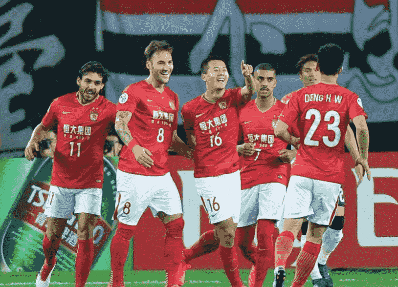 恒大队员个个全力以赴,球队战术配合精准取胜 恒大队员个个全力以赴,球队战术配合精准取胜