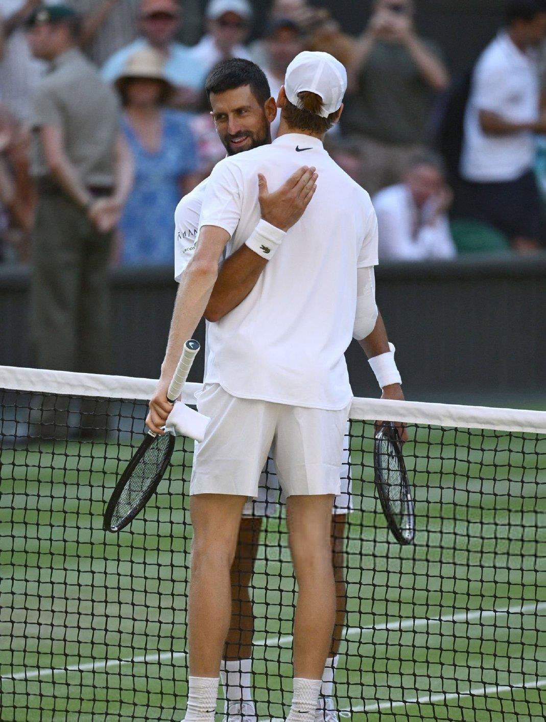 法网逆转拉沃尔杯,德约科维奇扛起全队 法网逆转拉沃尔杯,德约科维奇扛起全队