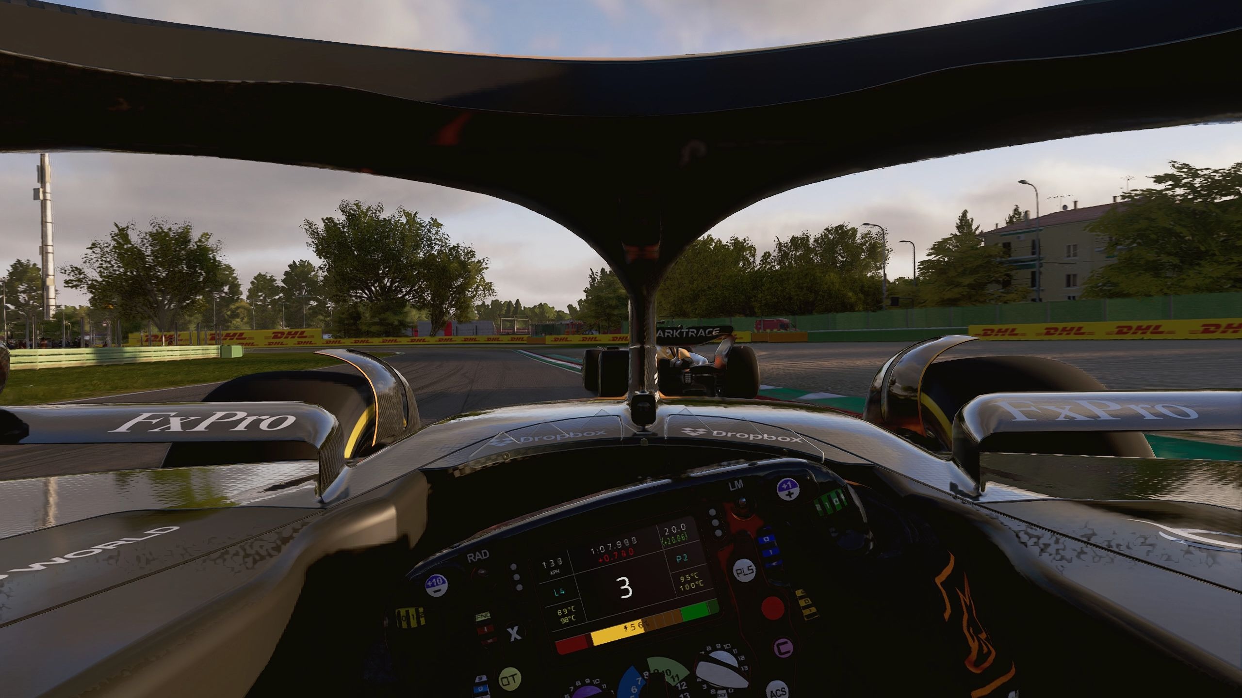 法拉利逆转迈凯伦，周冠宇统治全场