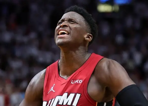 广州队翻盘热火，霍勒迪关键制胜