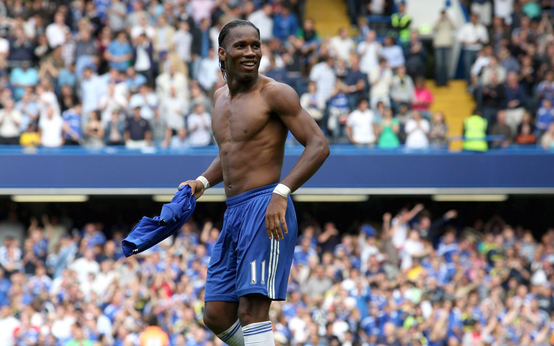 压哨绝杀！西亚卡姆关键先生本色，湖人险胜独行侠