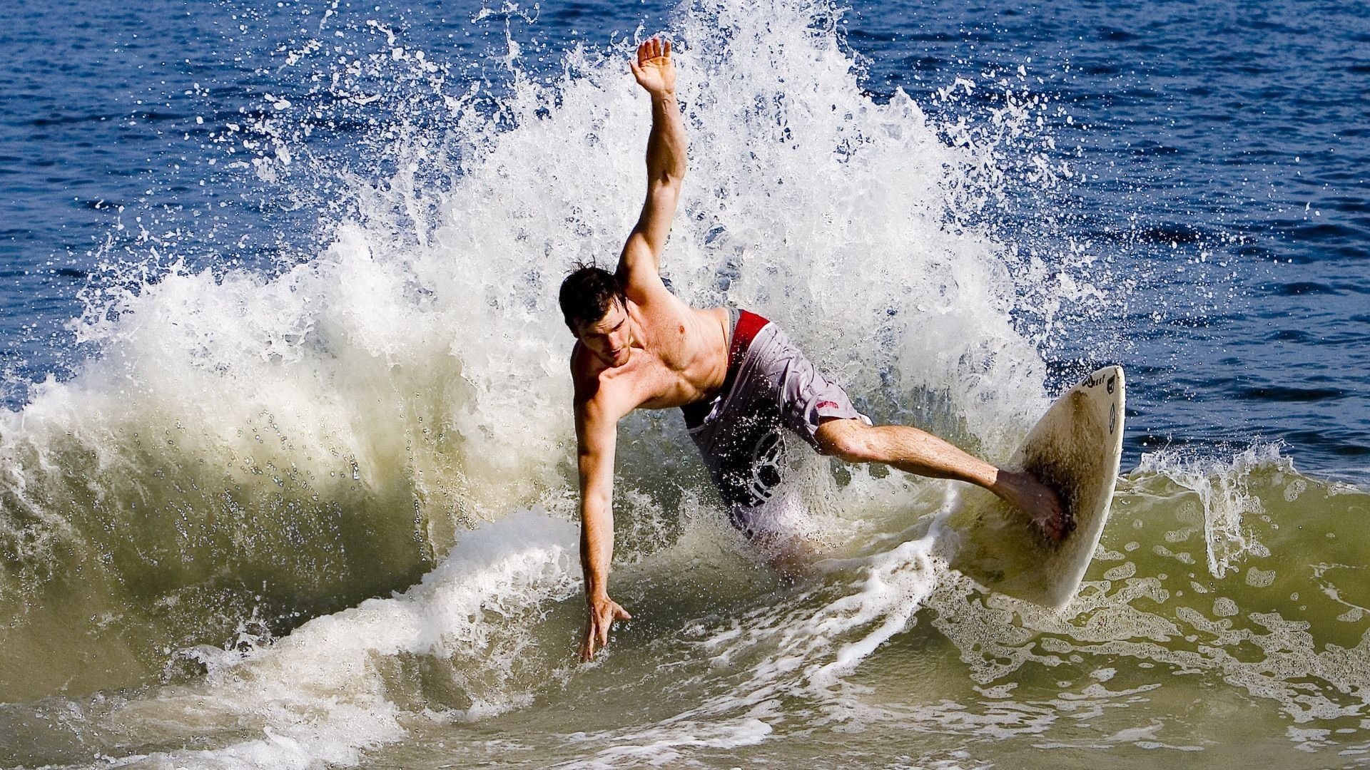 当精密钟表遇见狂野风暴,穆勒在瑞士与澳大利亚对决中诠释进攻的唯一性