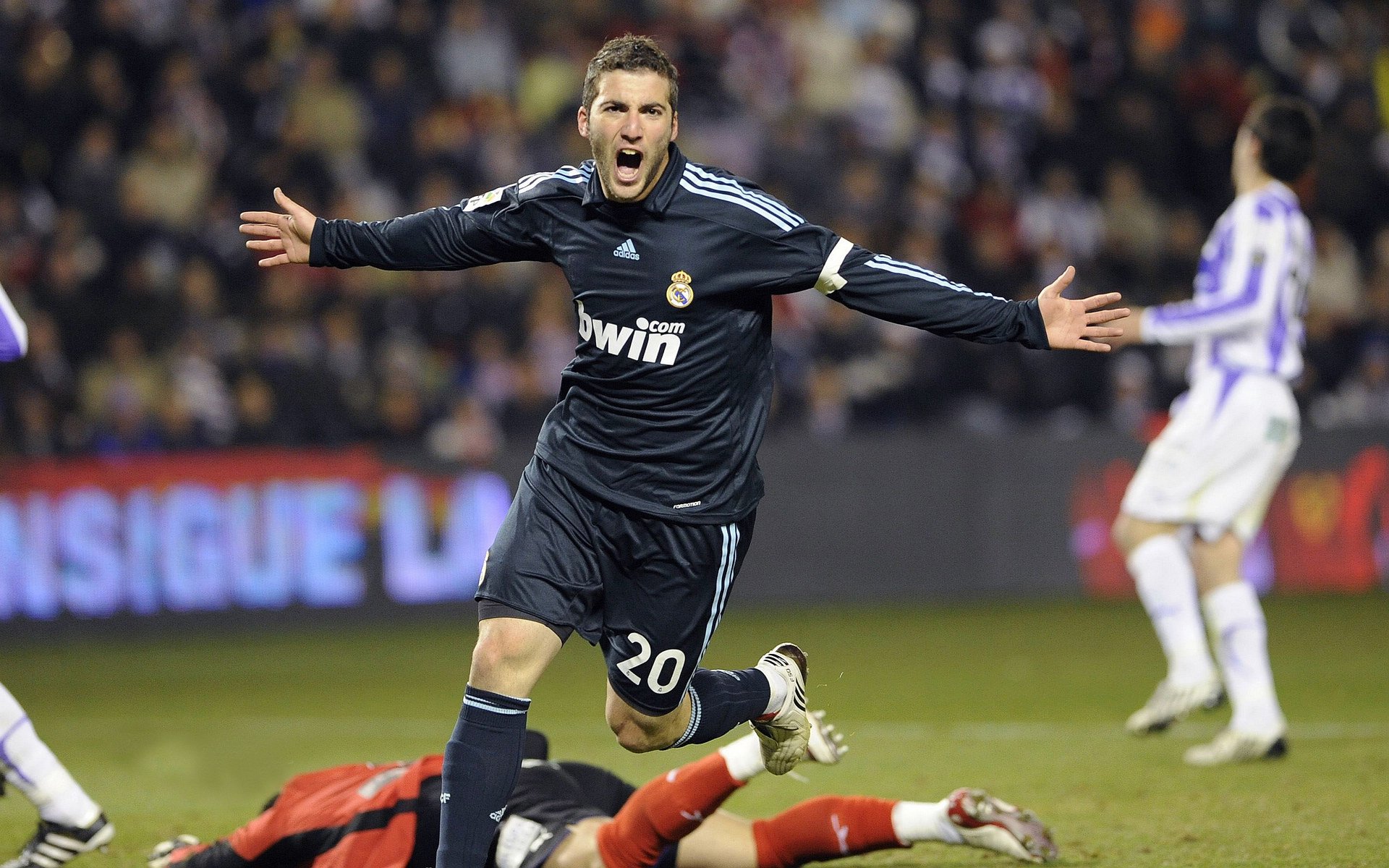 魔术封锁上海队,杜兰特压力下完成爆发