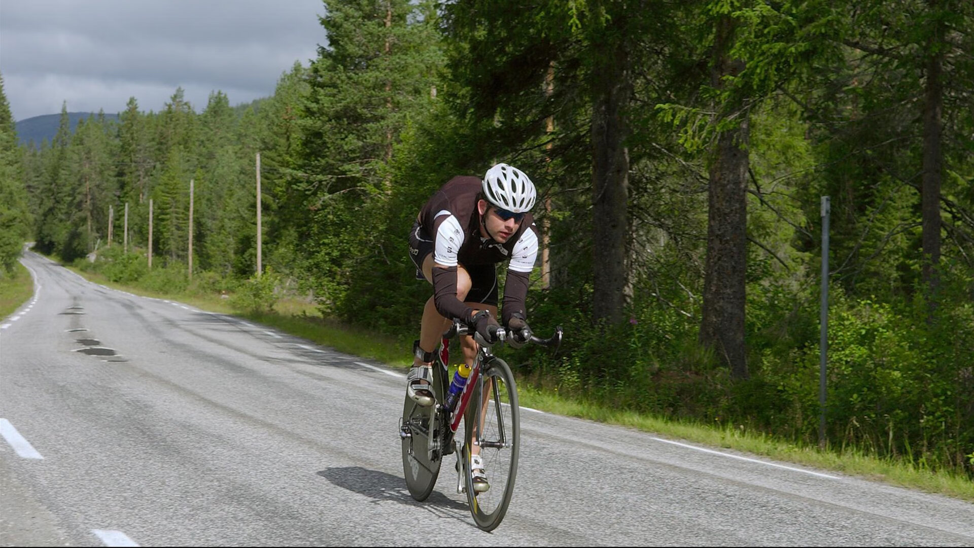 当文艺复兴之城驶入F1赛道，佛罗伦萨的足球寓言与卡马文加的极速统治
