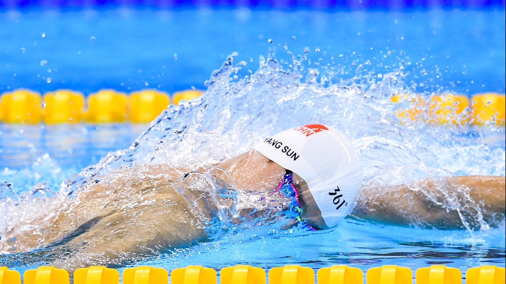 爱游戏体育-从温网到美网，西西帕斯的硬地蜕变与高光鏖战