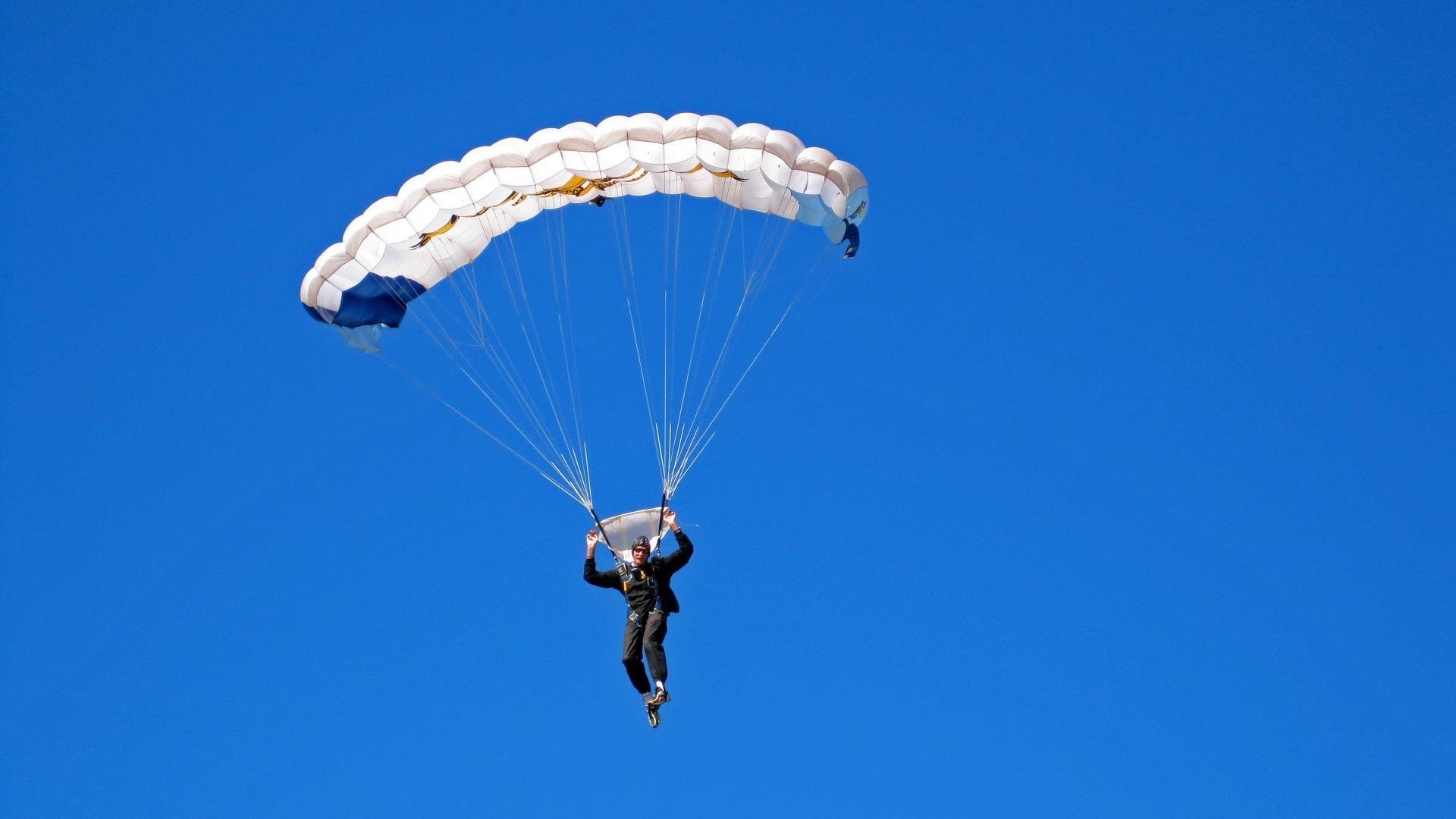 魔术完胜广州队，易建联扛起全队，一场传奇的胜利